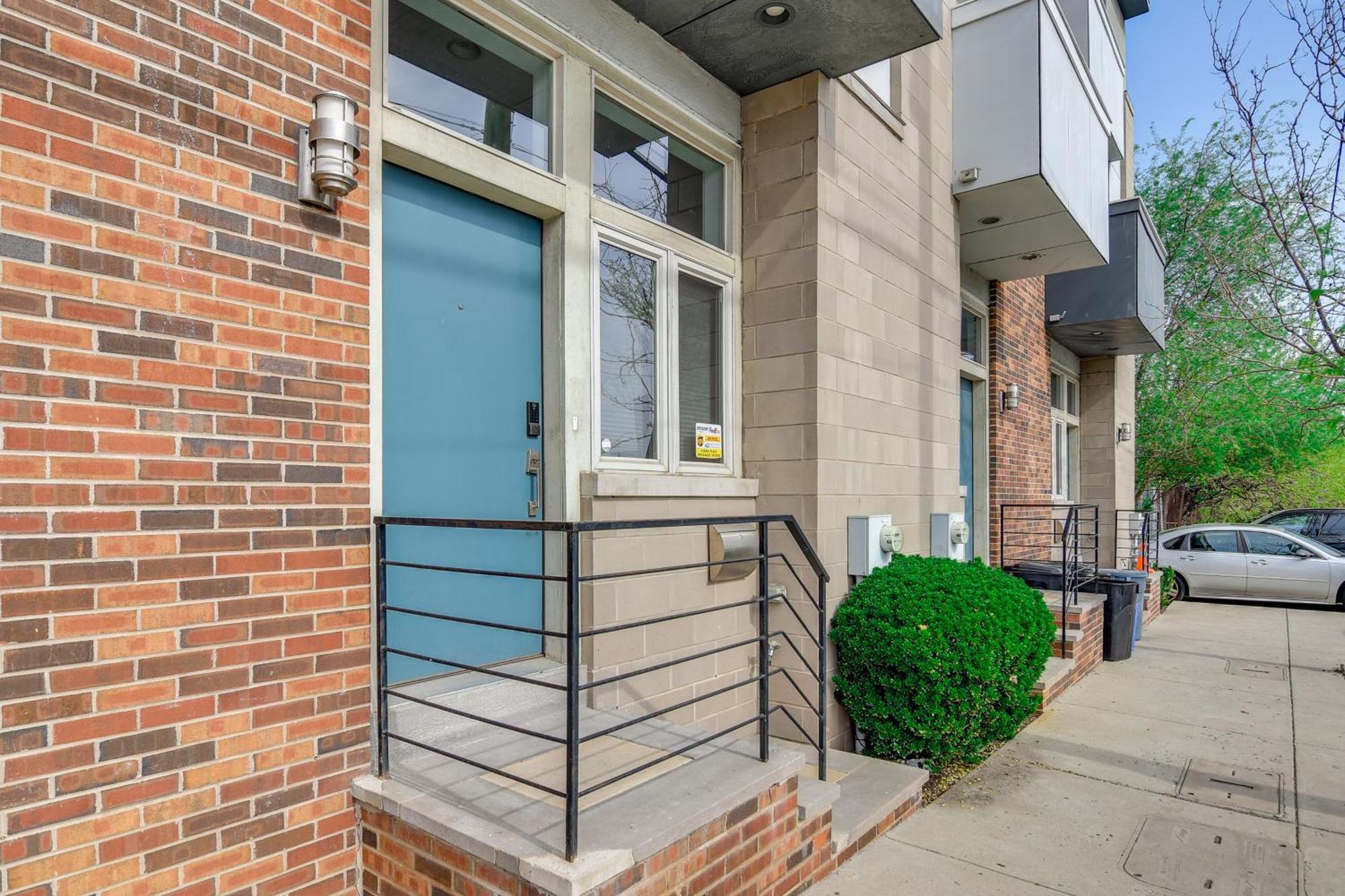 1 Mi To Old Town Townhome With Patio! *