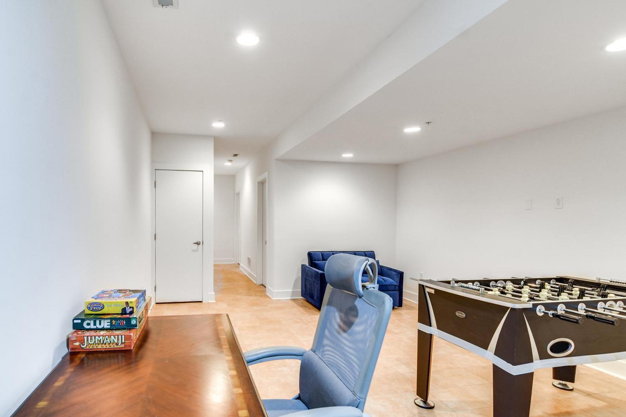 1 Mi To Old Town Townhome With Patio! Holiday home Philadelphia