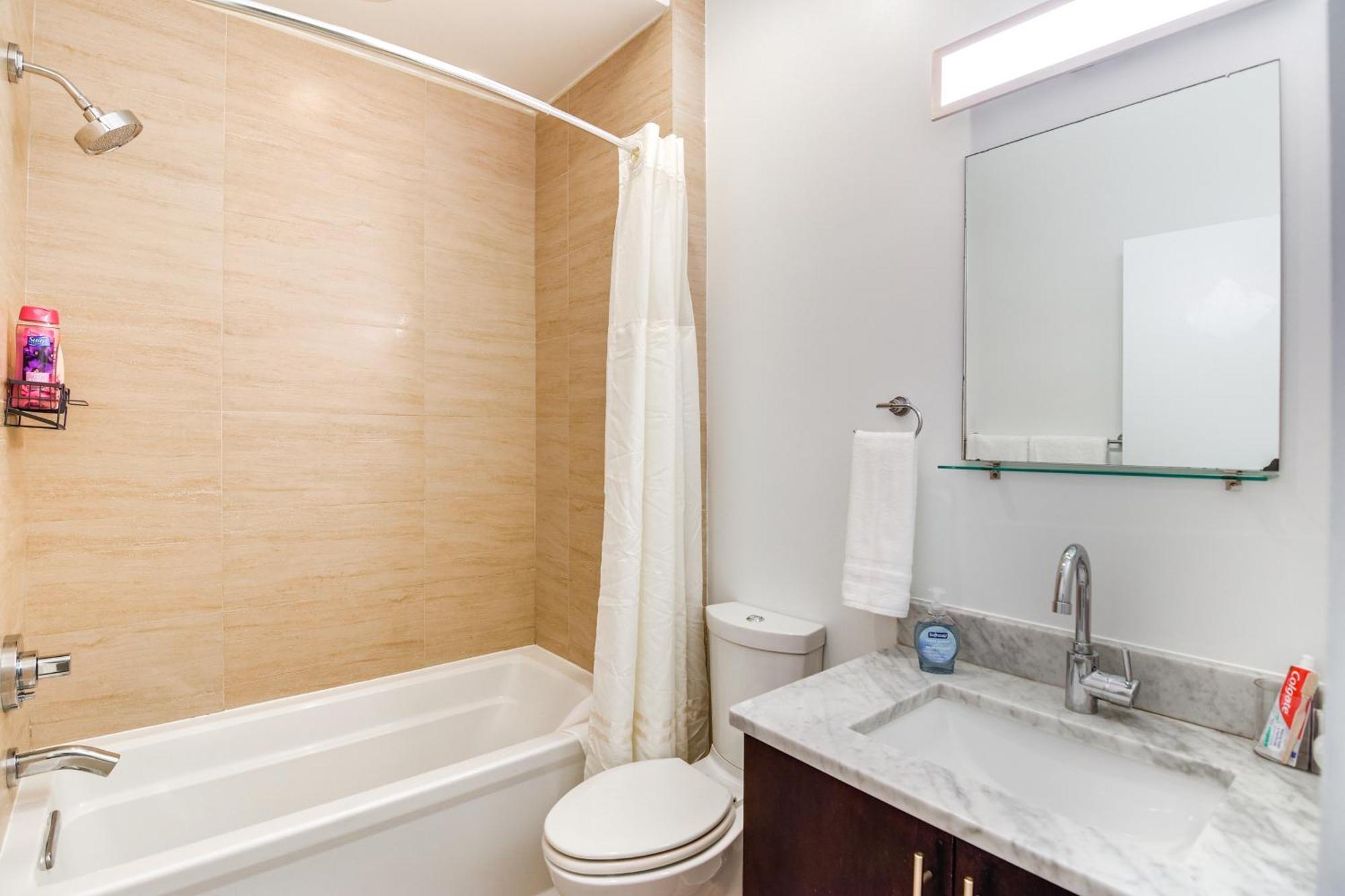 1 Mi To Old Town Townhome With Patio! Holiday home *