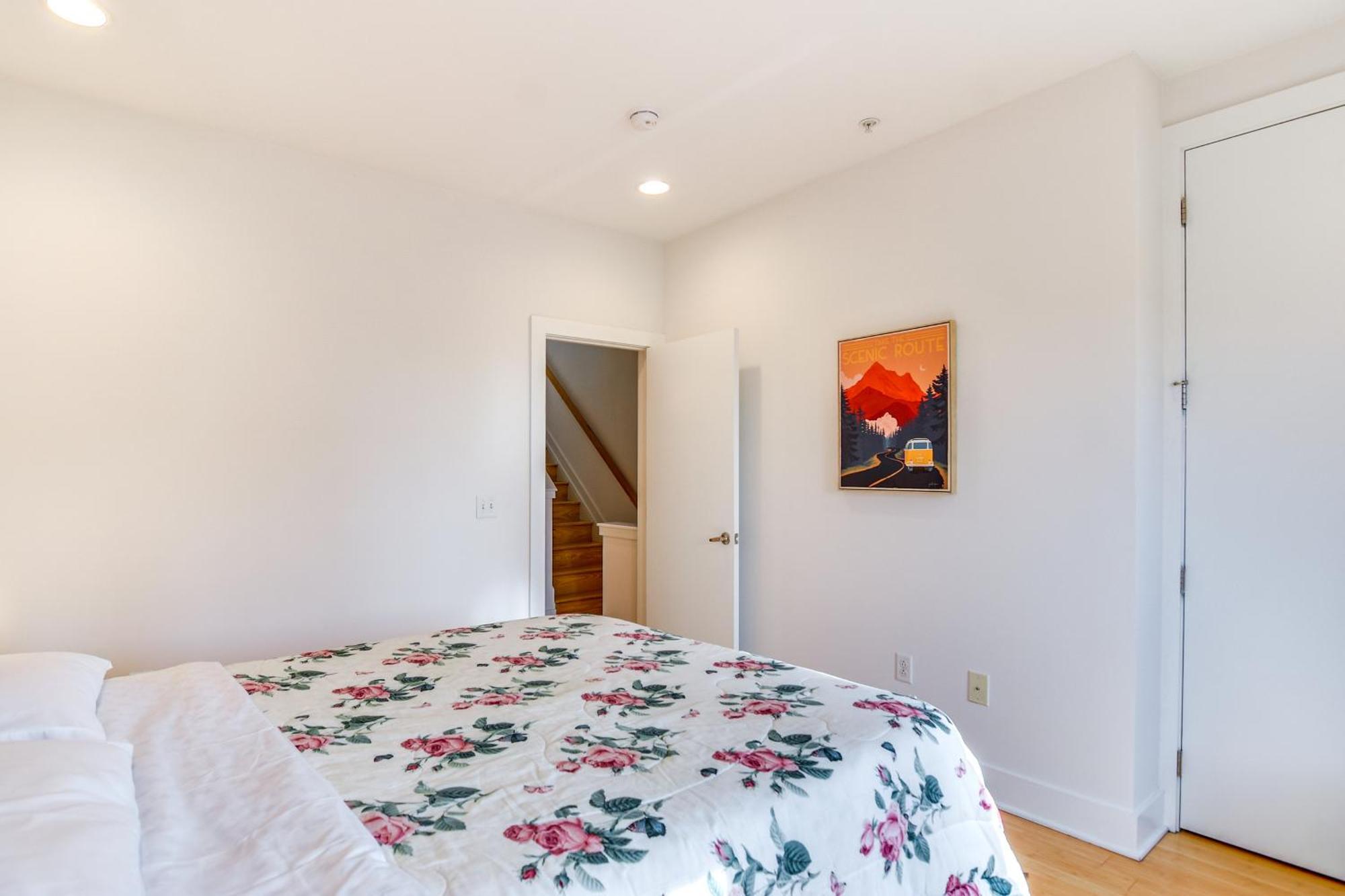 1 Mi To Old Town Townhome With Patio! Holiday home Philadelphia