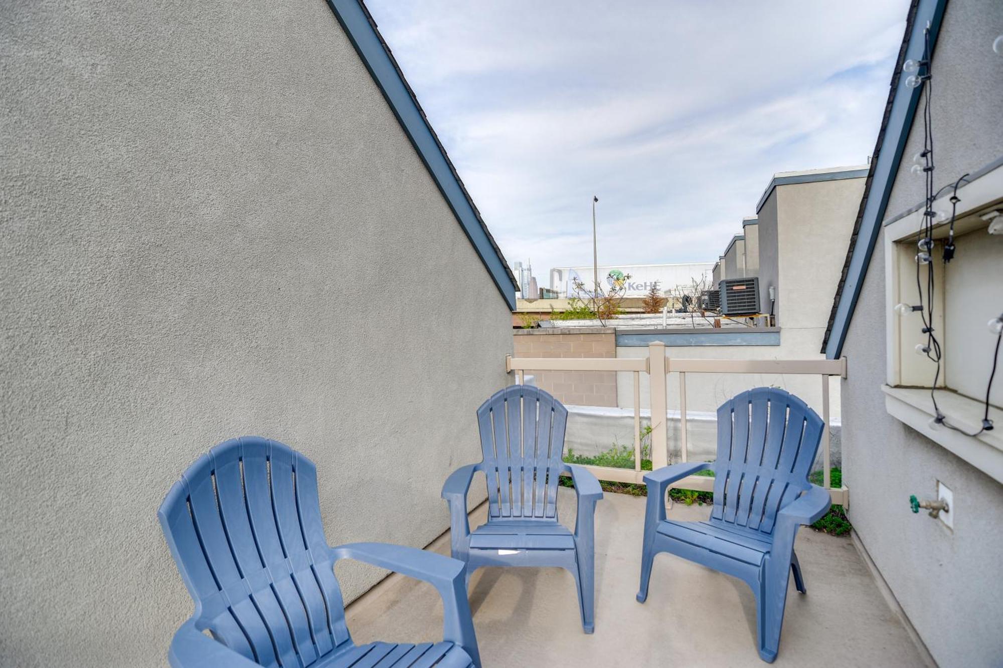 1 Mi To Old Town Townhome With Patio!